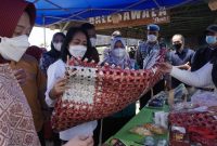 Menteri PPPA, Bintang Puspayoga Tinjau praktik pemberdayaan purna migran di Kabupaten Sukabumi, Jawa Barat