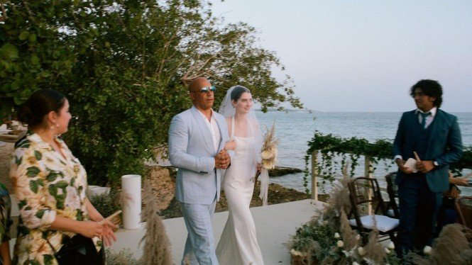 Vin Diesel dampingi Meadow Walker saat menuju pelaminan [Sorce: Instagram/Viva]