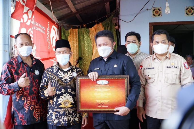DPP PEKNAS Anugerahi Herman Deru Sebagai “Tokoh Tani Nasional”