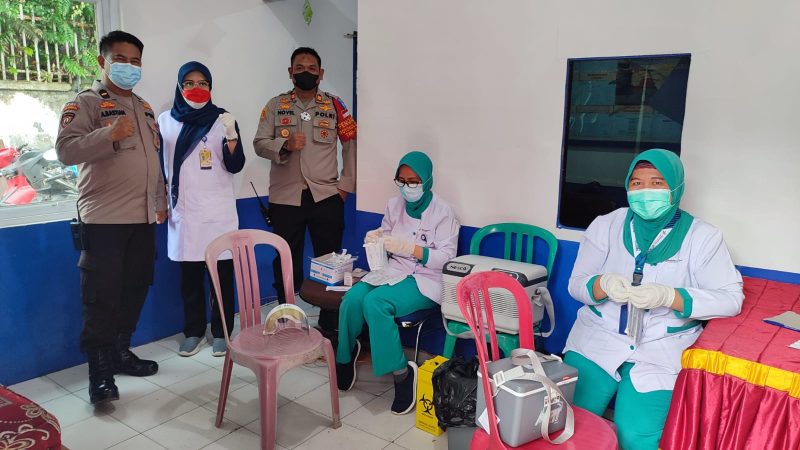 Warga Serbu Gerai Vaksin Presisi Polsek Plaju