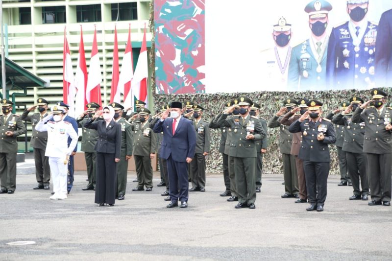 Gubernur Sumsel H Herman Deru  Hadiri Upacara Peringatan HUT TNI ke 76 Tahun di Markas Komando Daerah Militer [Makodam] II/Sriwijaya.