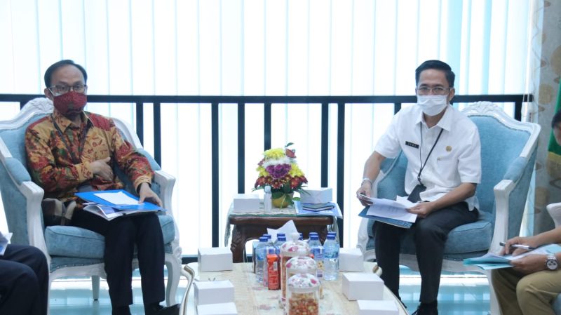 Kepala Perwakilan Bank Indonesia Provinsi Sumatera Selatan, Hari Widodo dalam high level meeting 'Strategis Unggulan Pengendalian Inflasi/Deflasi di Kota Palembang' bersama Pemerintah Palembang, melalui Sekretaris Daerah Kota Palembang Drs Ratu Dewa MSi