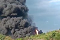 Kebakaran sumur minyak Ilegal Driling kembali terjadi tepatnya di Desa Keban Satu Kecamatan Sanga Desa pada Senin [11/10/2021], pukul 15:30 WIB.