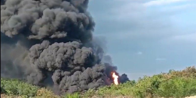 Kebakaran sumur minyak Ilegal Driling kembali terjadi tepatnya di Desa Keban Satu Kecamatan Sanga Desa pada Senin [11/10/2021], pukul 15:30 WIB.