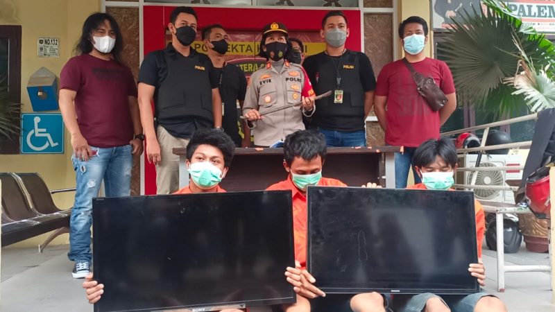 Spesialis pencuri rumah kosong dan penadah diringkus Polsek Kalidoni.