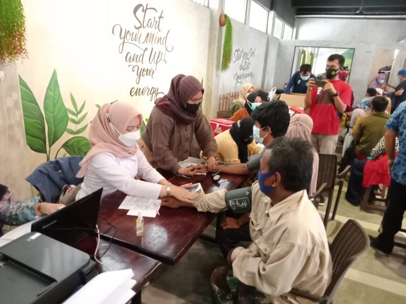 Pemerintah Kota Palembang melalui unsur tiga Pilar terus melakukan akselerasi herda immunity melalui vaksinasi massal