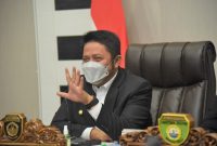 Gubernur Sumsel H Herman Deru menghadiri Grand Launching Buku Pendapat (strategic foresight) BPK RI, oleh Ketua BPK RI Dr Agung Firman Sampurna CSFA, CFrA, CGCAE, QGIA, secara virtual dari, dari Gedung DPRD Provinsi Sumsel, Kamis [21/10].