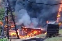 Sumur minyak ilegal yang berlokasi di Desa Keban I, Kecamatan Sanga Desa, Kabupaten Musi Banyuasin meledak pada Selasa, 5 Oktober 2021.