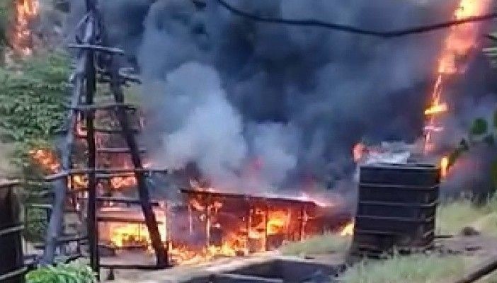 Sumur minyak ilegal yang berlokasi di Desa Keban I, Kecamatan Sanga Desa, Kabupaten Musi Banyuasin meledak pada Selasa, 5 Oktober 2021.
