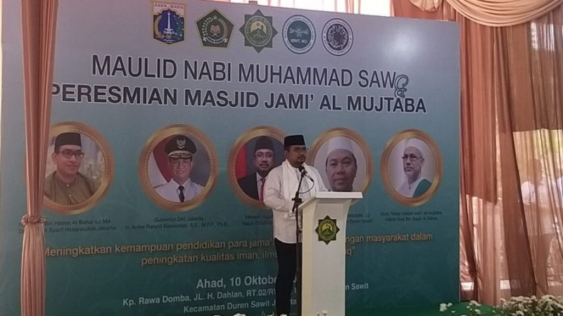 Menag Yaqut Cholil Qoumas memberikan sambutan dalam acara Peresmian Masjid Al Mujtaba, Jakarta, Minggu (10/10)