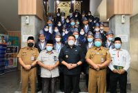 Gubernur Sumatera Selatan [Sumsel] H Herman Deru melepas keberangkatan 26 orang kafilah utusan Sumsel.