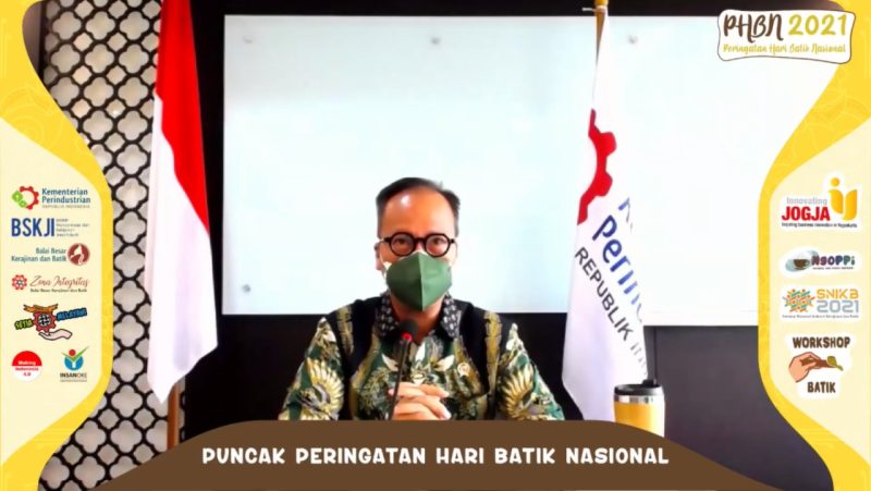 Menteri Perindustrian Agus Gumiwang Kartasasmita pada acara Puncak Peringatan Hari Batik Nasional 2021 di Yogyakarta, Rabu (6/10)
