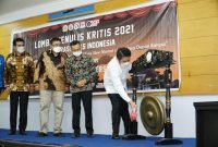 Herman Deru Hadiri Grand Final Lomba Menulis Kritis 2021