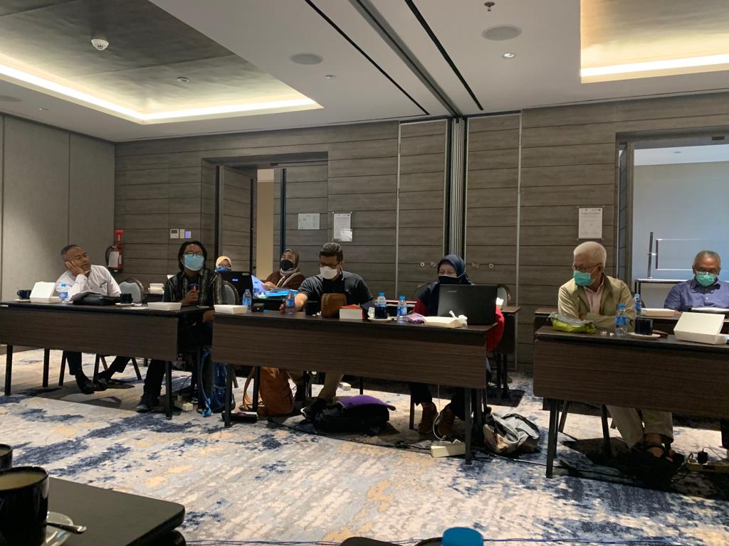 Rapat bersama anggota DP dan organisasi pers konstituen DP, serta tokoh pers berlangsung di Hotel Mercure, BSD City, Tangerang Selatan, Sabtu [16/10] secara hybrid, online dan offline.