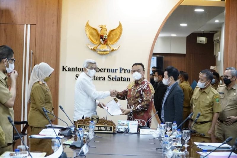 Wakil Gubernur Mawardi Yahya menerima Bupati Empat Lawang terkait program Tahun Anggaran 2022 bertempat di ruang rapat gubernur, Selasa [19/10].