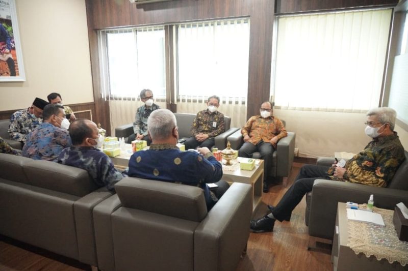 Pemprov Kaji Peluang Kerjasama Kelola Dana Haji