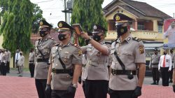 Kapolres Musi Banyuasin memimpin langsung upacara serah terima jabatan beberapa perwira di lingkungan Polres Muba, Selasa (26/10)
