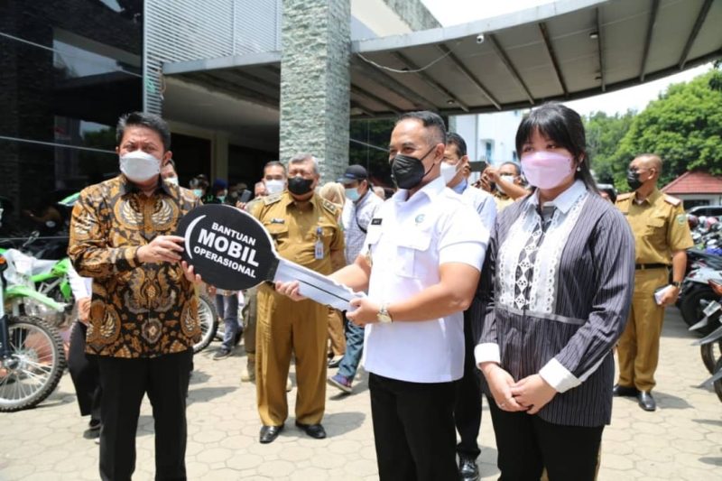 Herman Deru Bantu Puluhan Kendaraan Operasional ke BNN Sumsel