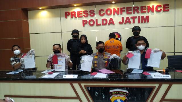 Ditreskrimum Polda Jatim membongkar kasus tindak pidana penipuan selesi penerimaan taruna akpol