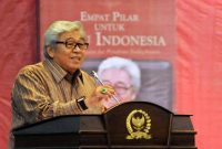 Tokoh Paripurna HM Taufiq Kiemas. [Source: Republika]