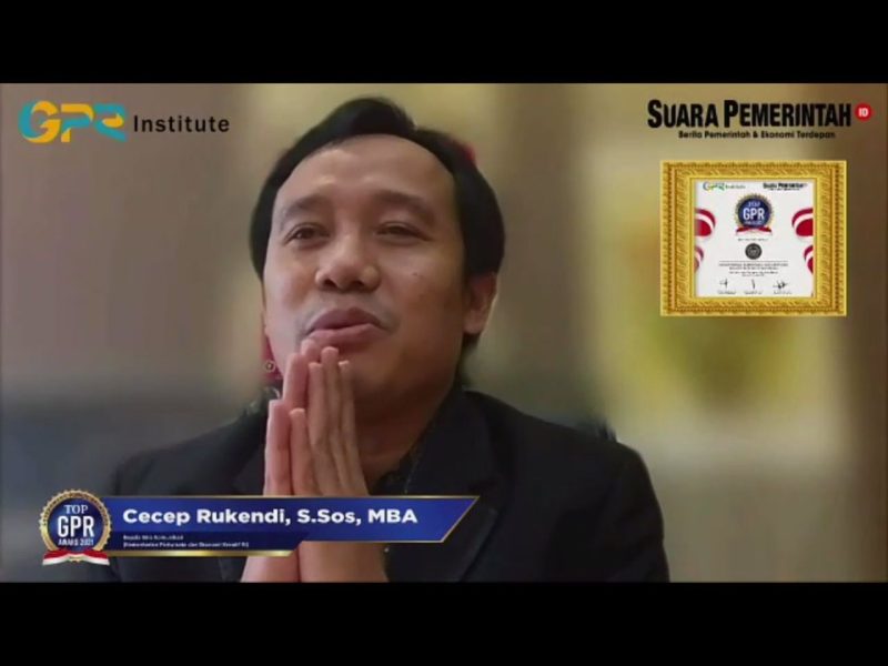 Penghargaan diterima secara simbolis oleh Plt. Kepala Biro Komunikasi Kemenparekraf/Baparekraf, Cecep Rukendi dalam e-A warding Ceremony Top Government Public Relations Institute Award 2021, Kamis (11/11/2021) sore