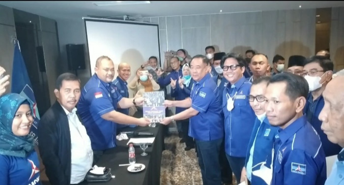 Cik Ujang, terpilih secara aklamasi sebagai Ketua DPD Partai Demokrat Sumsel periode 2021-2026, pada Musyawarah Daerah (Musda) IV Partai Demokrat Sumsel di The Excelton Palembang, Selasa [30/11].