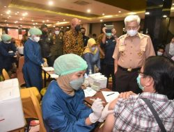 Wagub Mawardi Buka Vaksinasi Sampoerna untuk Indonesia