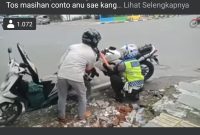 Peristiwa itu pun terekam dan dibagikan netizen melalui akun Facebook@Sundaisme.