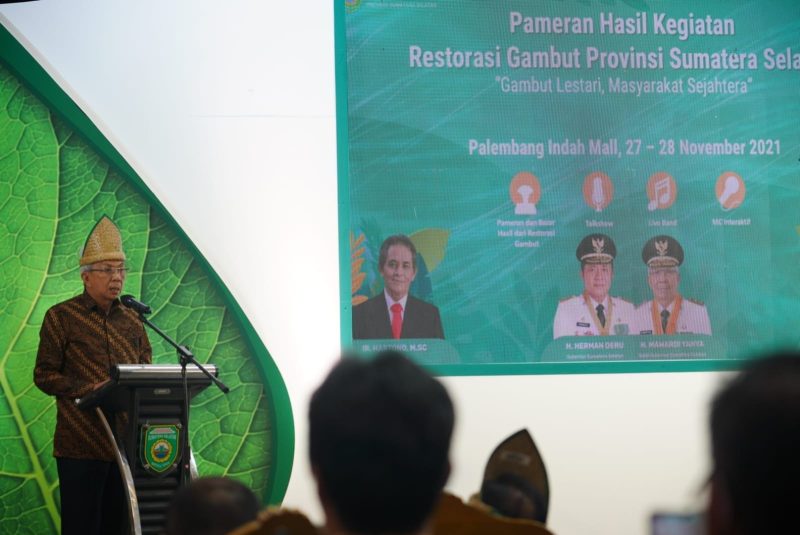Wakil Gubernur  Sumatera Selatan, H Mawardi Yahya  meresmikan pembukaan pameran hasil kegiatan restorasi gambut yang digelar di auditorium PIM, Sabtu [27/11/21].