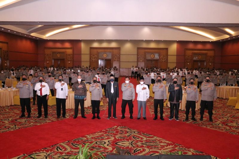 Kapolda Sumsel Irjen Pol Toni Harmanto MH membukaan acara penanggulangan dan pencegahan radikalisme serta Intoleransi bagi PNPP d ilingkungan Polda Sumsel di Hotel Aryaduta Palembang Rabu [3/11/2021].