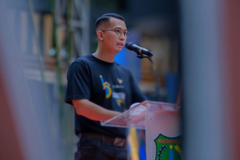 Pelaksana Tugas [Plt] Bupati Musi Banyuasin Beni Hernedi SIP secara resmi membuka Bongen Fest' 2021 “Art and Culture, Jazz In The Sky Performance, di tempat wisata Kampung Selarai Indah Sekayu, Minggu [7/11/2021].