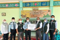 PT PLN [Persero] melalui Unit Induk Wilayah Sumatera Selatan Jambi dan Bengkulu [UIWS2JB] memberikan bantuan Pelatihan dan Pembinaan Kesenian Hadroh bagi Anak Didik Pemasyarakatan [Andikpas] Lembaga Pembinaan Khusus Anak [LPKA] Kelas 1 Palembang pada Selasa [12/10/21].