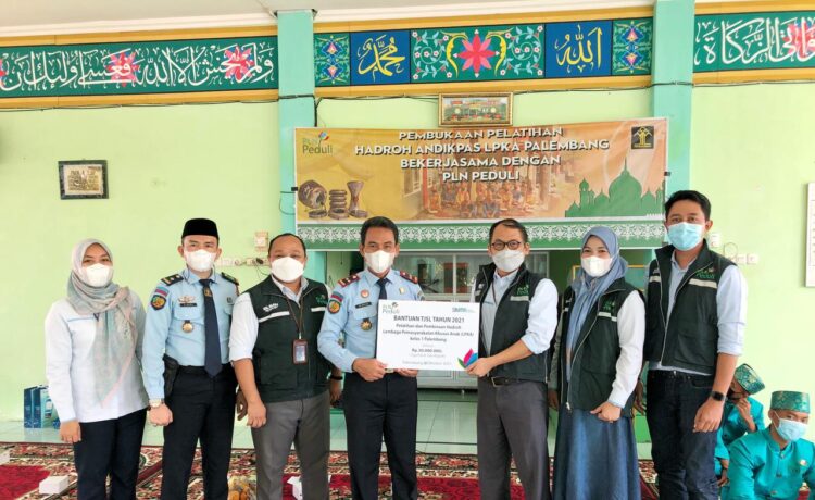 PT PLN [Persero] melalui Unit Induk Wilayah Sumatera Selatan Jambi dan Bengkulu [UIWS2JB] memberikan bantuan Pelatihan dan Pembinaan Kesenian Hadroh bagi Anak Didik Pemasyarakatan [Andikpas] Lembaga Pembinaan Khusus Anak [LPKA] Kelas 1 Palembang pada Selasa [12/10/21].