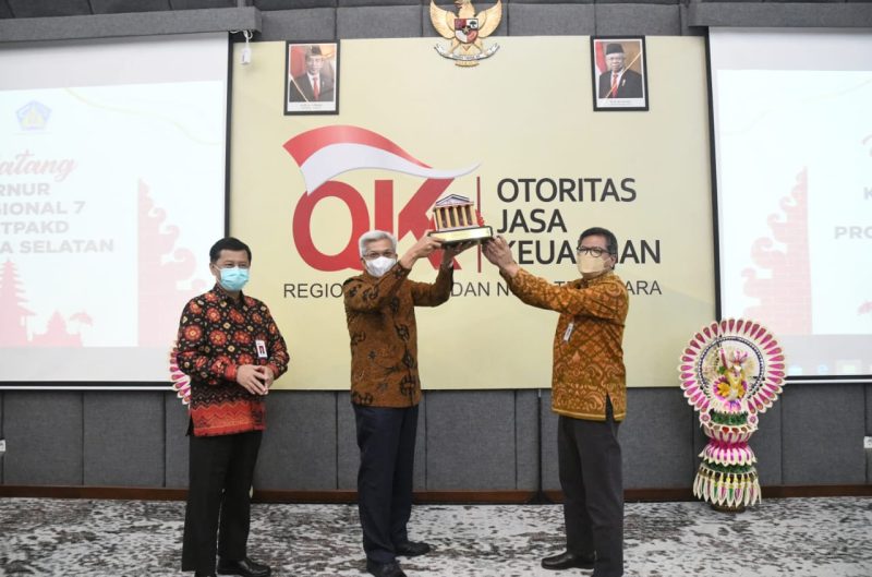  Tim Percepatan Akses Keuangan Daerah [TPAKD], Provinsi Sumatera Selatan yang terdiri dari Organisasi Pimpinan Daerah [OPD], Pemprov Sumsel, OJK Regional 7 Sumbagsel, Perbankan dan beberapa instansi terkait melakukan kunjungan kerja ke Kantor OJK Regional 8 Bali dan Nusa Tenggara, Rabu [8/12].