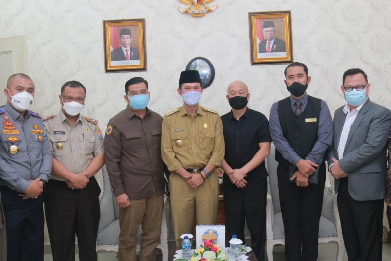 Selasa [22/12/2021], Walikota Palembang H Harnojoyo menerima audensi Persatuan Hotel dan Restoran Indonesia Sumatera Selatan [PHRI Sumsel] di kediaman dinasnya.