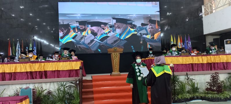 Sebanyak 673 mahasiswa dari 46 Prodi Universitas Islam Negeri Raden Fatah Palembang [UIN RF] diwisuda secara tatap muka di Academic Center UIN RF, Sabtu [11/12/2021]. 