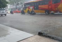 Tak berselang lama, kini Wilayah Kota Palembang pukul 17.30 WIB kembali diguyur hujan kembali.