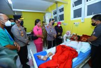 Kapolri Jenderal Listyo Sigit Prabowo Kunjungi korban terdampak Bencan Erupsi Gunung Semeru.