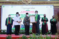 Kemenag RI Anugerahi Herman Deru sebagai Tokoh Pelopor dan Penggerak Moderasi Beragama Sumsel