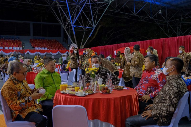 Pada rangkaian Malam Puncak API Award 2021, Selasa [30/11/2021] di Bumi Serasan Sekate sedikitnya dihadiri secara langsung 20 Bupati dan Walikota dari berbagai daerah di seluruh Indonesia.