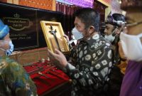 Gubernur Provinsi Sumatera Selatan [Sumsel] H Herman Deru meresmikan Gedung pameran temuan Sungai Musi, sekaligus membuka pameran temporer “Pameran Bersama se-Sumsel”, bertempat di Museum Negeri Sumsel, Rabu [1/12] petang.