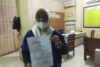 Merasa diberlakukan dengan tidak wajar oleh oknum rumah sakit tersebut, kedua wartawan media online tersebut melaporkan ke SPKT Mapolda Sumsel.