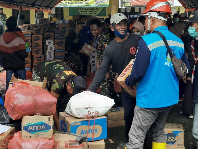 PT PLN (Persero) bergerak cepat dalam memberikan bantuan untuk warga terdampak erupsi Gunung Semeru di beberapa wilayah Kabupaten Lumajang, Jawa Timur.