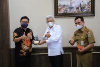 Wakil Gubernur Sumsel H Mawardi Yahya menerima audiensi sejumlah jajaran direksi dari holding Badan Usaha Milik Negara [BUMN] industri pertambangan, Mining Industry Indonesia [MIND ID], di ruang kerjanya, Selasa [11/1] sore.