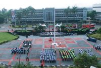 Direktur Utama PT Bukit Asam Tbk [Dirut PTBA] jadi inspektur upacara [Irup] pada peringatan bulan keselamatan dan kesehatan [K3] di halaman Kantor PTBA Tanjung Enim, Rabu [12/1/2022]