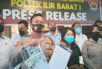 Gelar Perkara: Selebgram Palembang diciduk Kepolisian Sektor Ilir Barat [IB I] atas kasus tindak pidana penipuan investasi butik dan arisan bodong. 