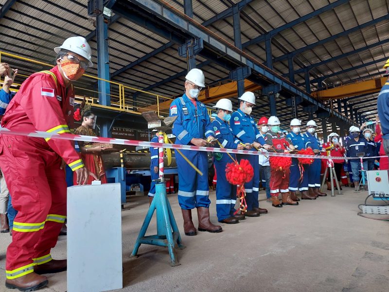 Kegiatan first cut fabrikasi dua proyek minyak dan gas bumi [Migas] dijadwalkan onstream pada 2022-2023 mendatang