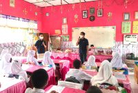 Sebanyak lima orang calon karyawan MIND ID mengikuti program Site Visit dan Xplorer For The Nation dengan mengunjungi Desa Tegal Rejo dan Keban Agung di Kecamatan Lawang Kidul Kabupaten Muara Enim.