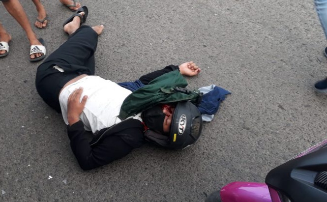 Seorang mahasiswa di salah satu Perguruan Tinggi di Sumatera Selatan [Sumsel], Y [19], harus dilarikan ke Rumah Sakit Bari. 