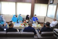 Mengawali agenda kerjanya, Kamis [27/1] Wakil Gubernur Sumsel H Mawardi Yahya menerima audiensi pengurus Yayasan Rumah Peradaban Kayuagung di ruang tamunya. 